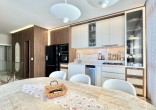 Cobertura Mobiliada com Vista para o Mar