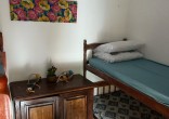Casa � Venda no Mariscal com Jardim e Quadra de Ba