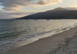Casa � Venda em Zimbros a 400 Metros da Praia