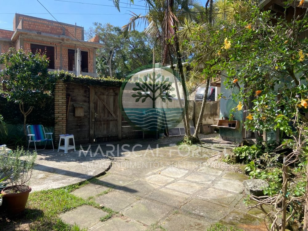 Casa charmosa cercada pela natureza no Z Amndio,