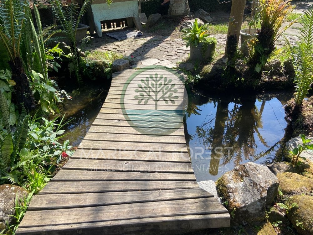 Casa charmosa cercada pela natureza no Z Amndio,