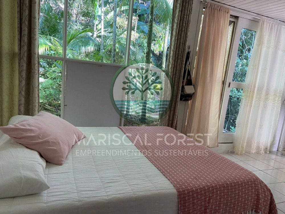 Casa charmosa cercada pela natureza no Z Amndio,