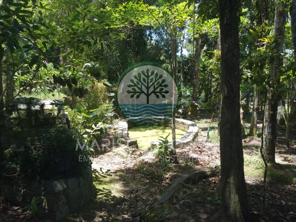 Casa com Caracter�sticas de S�tio � Venda no Maris