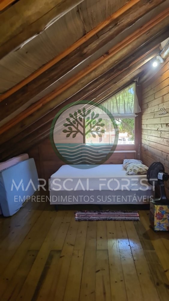 Casa com Caracter�sticas de S�tio � Venda no Maris