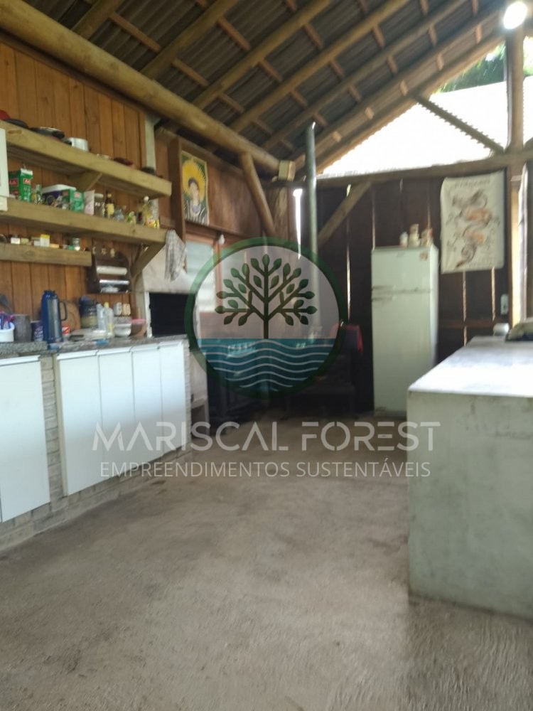 Casa com Caracter�sticas de S�tio � Venda no Maris