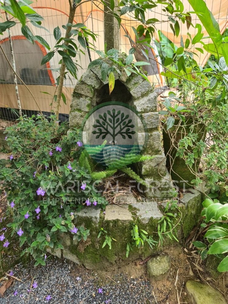 Casa com Caracter�sticas de S�tio � Venda no Maris