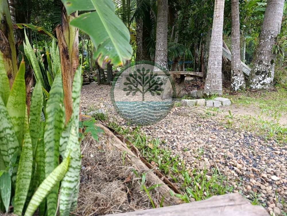 Casa com Caracter�sticas de S�tio � Venda no Maris