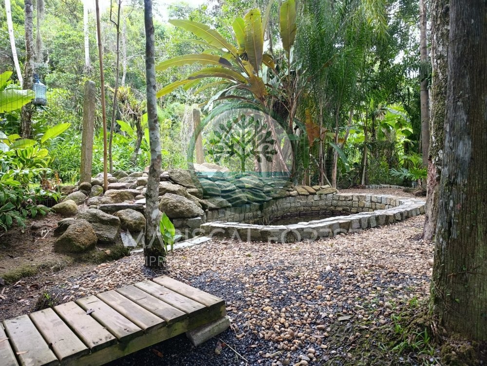 Casa com Caracter�sticas de S�tio � Venda no Maris