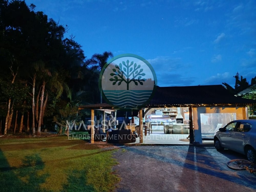 Casa com Caracter�sticas de S�tio � Venda no Maris