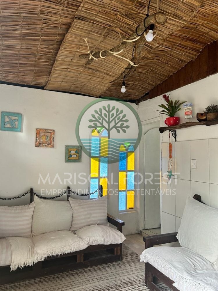 Casa � Venda no Mariscal com Jardim e Quadra de Ba