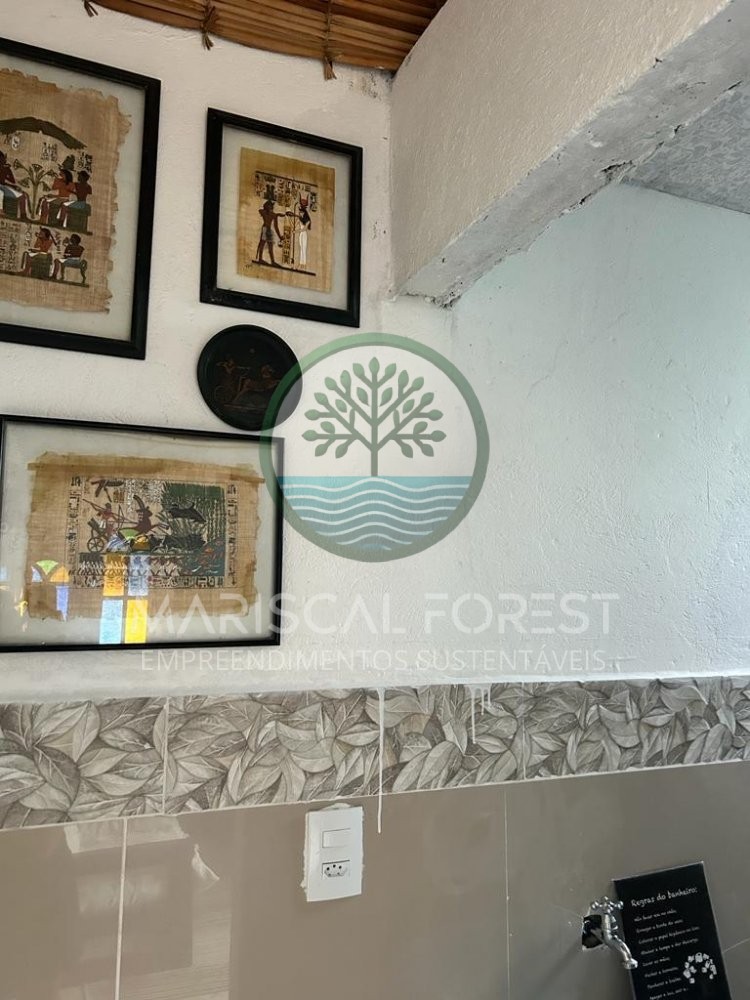 Casa � Venda no Mariscal com Jardim e Quadra de Ba