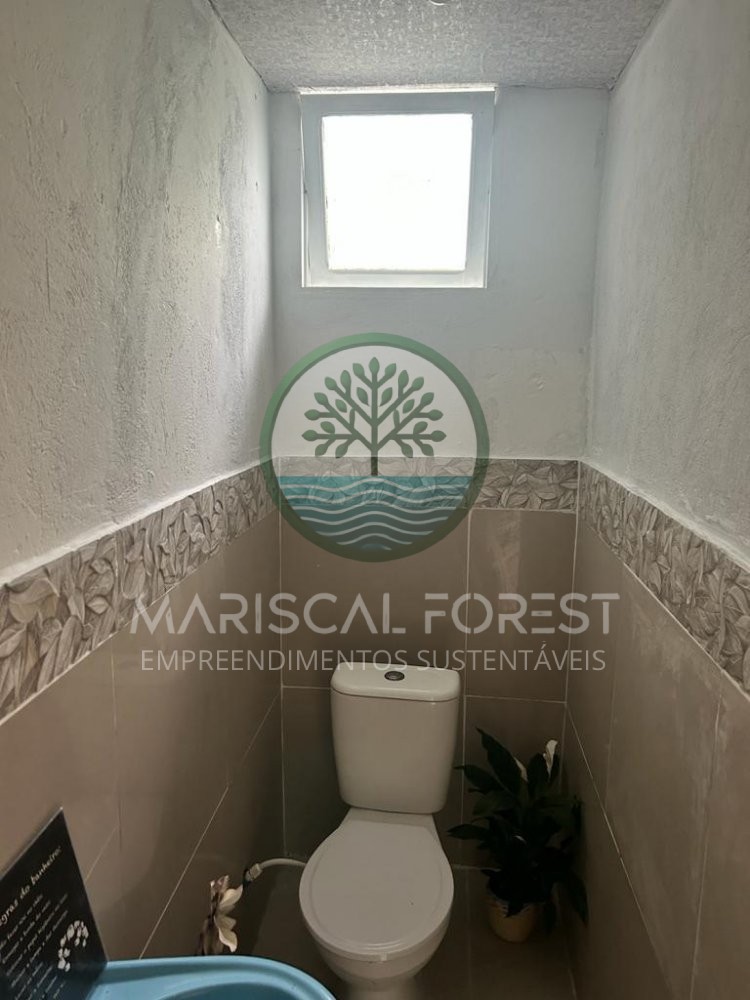 Casa � Venda no Mariscal com Jardim e Quadra de Ba