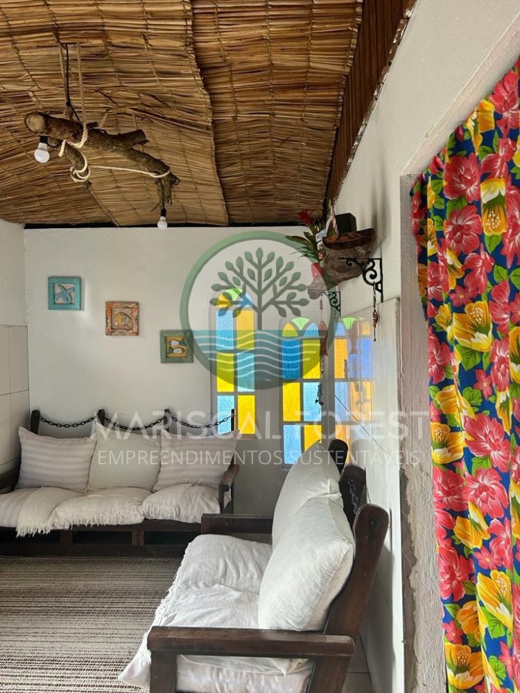 Casa � Venda no Mariscal com Jardim e Quadra de Ba