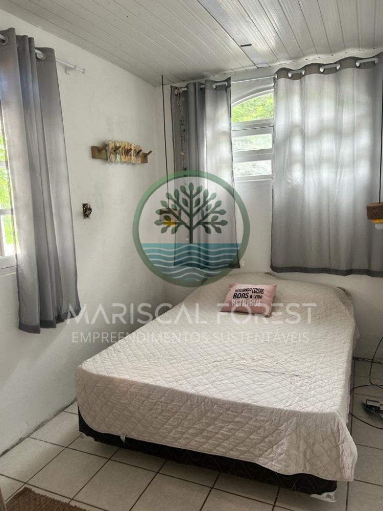 Casa � Venda no Mariscal com Jardim e Quadra de Ba