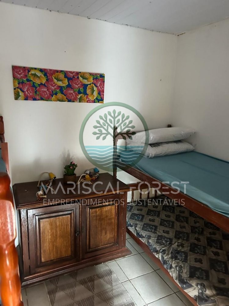 Casa � Venda no Mariscal com Jardim e Quadra de Ba