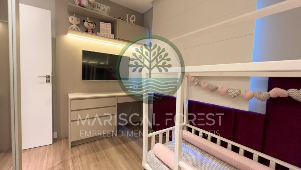 Casa T�rrea � Venda no Mariscal a 350m da Praia