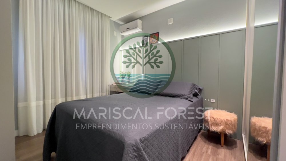 Casa T�rrea � Venda no Mariscal a 350m da Praia