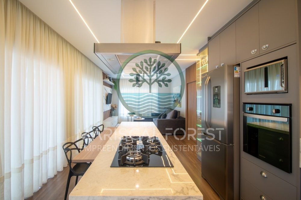 Casa T�rrea � Venda no Mariscal a 350m da Praia