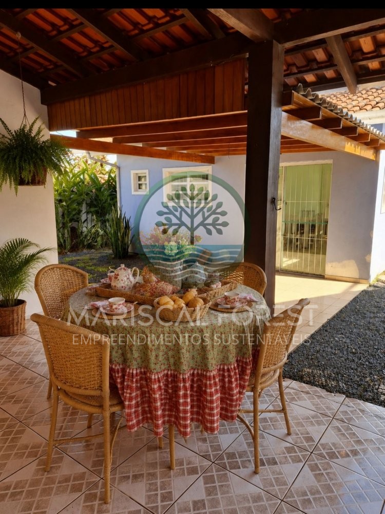 Casa � Venda em Zimbros a 400 Metros da Praia