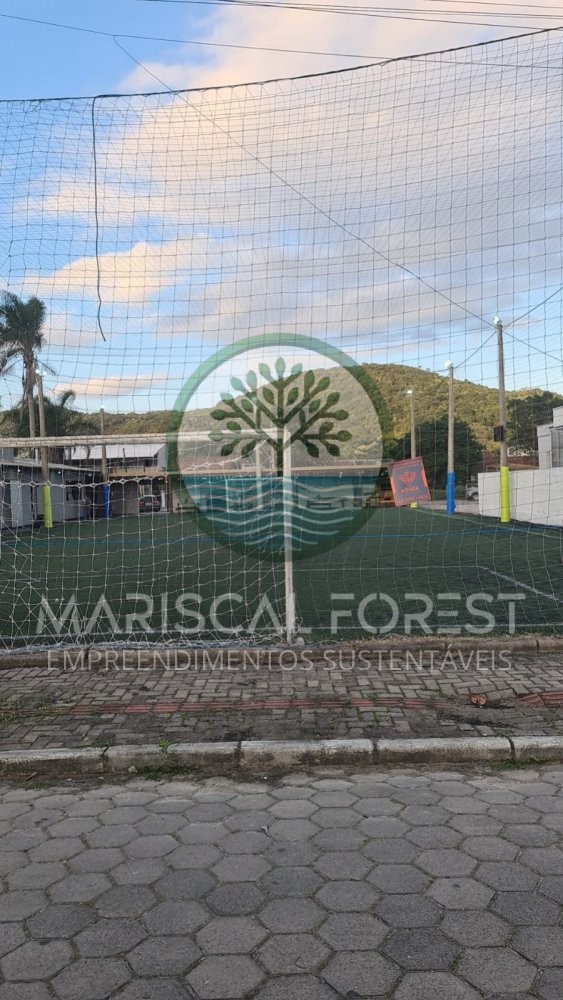 Casa � Venda em Zimbros a 400 Metros da Praia