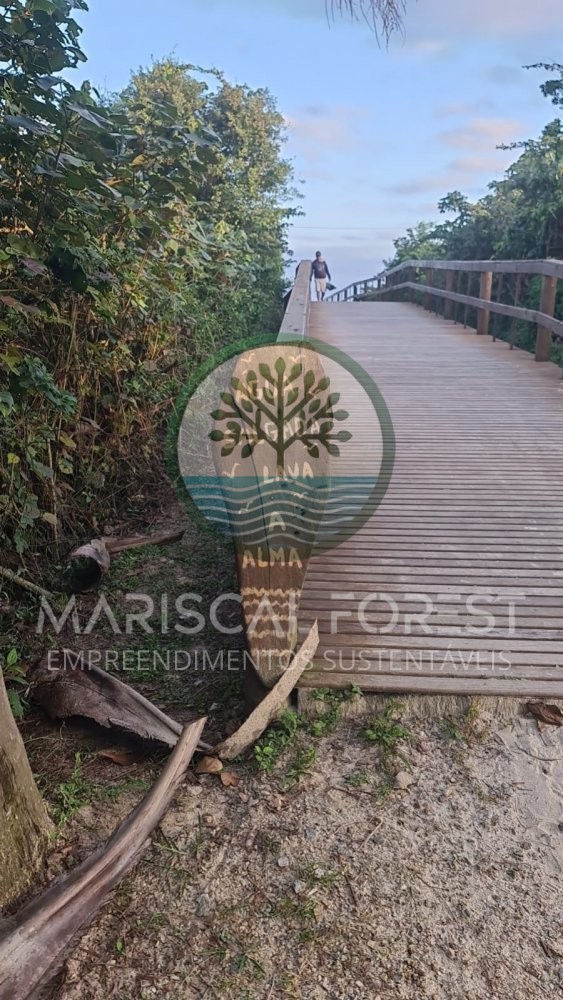 Casa � Venda em Zimbros a 400 Metros da Praia