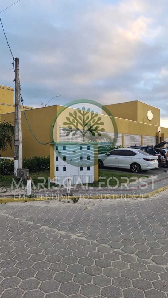 Casa � Venda em Zimbros a 400 Metros da Praia