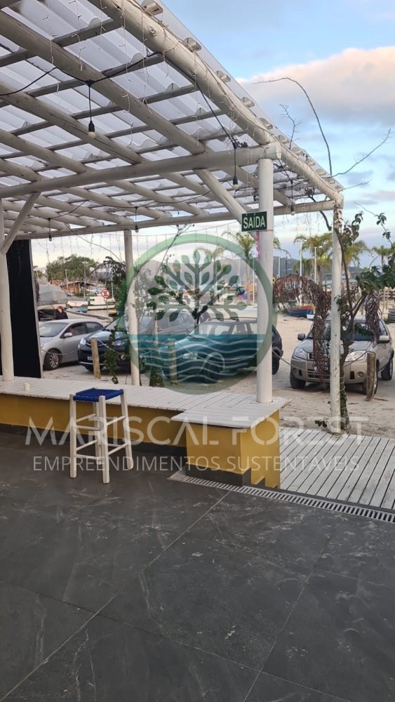 Casa � Venda em Zimbros a 400 Metros da Praia