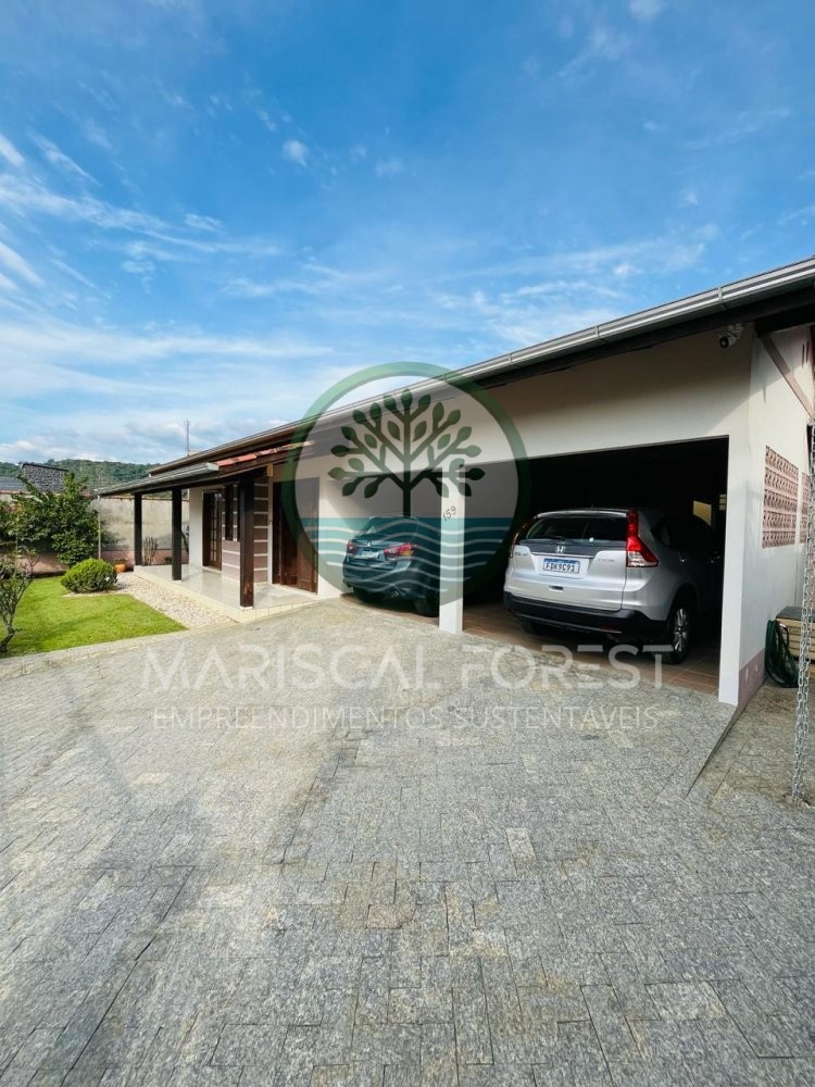 Casa � Venda em Brusque SC com 4 Quartos | 240m� |