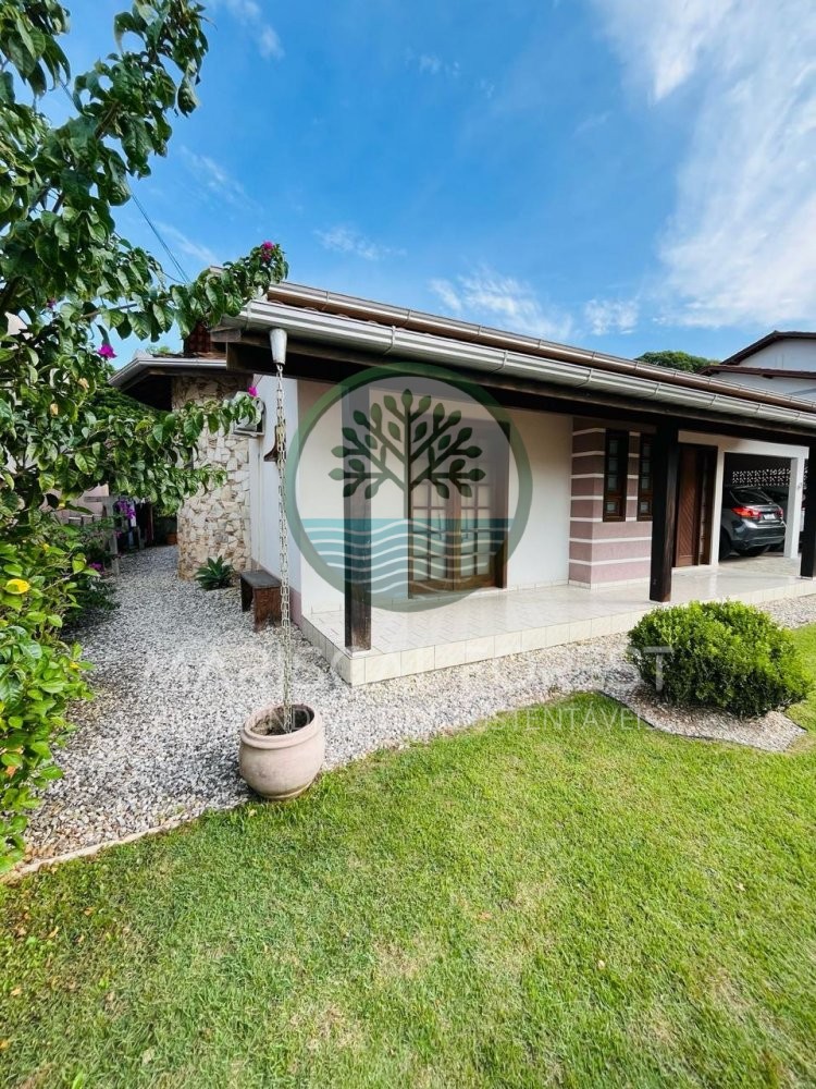 Casa � Venda em Brusque SC com 4 Quartos | 240m� |