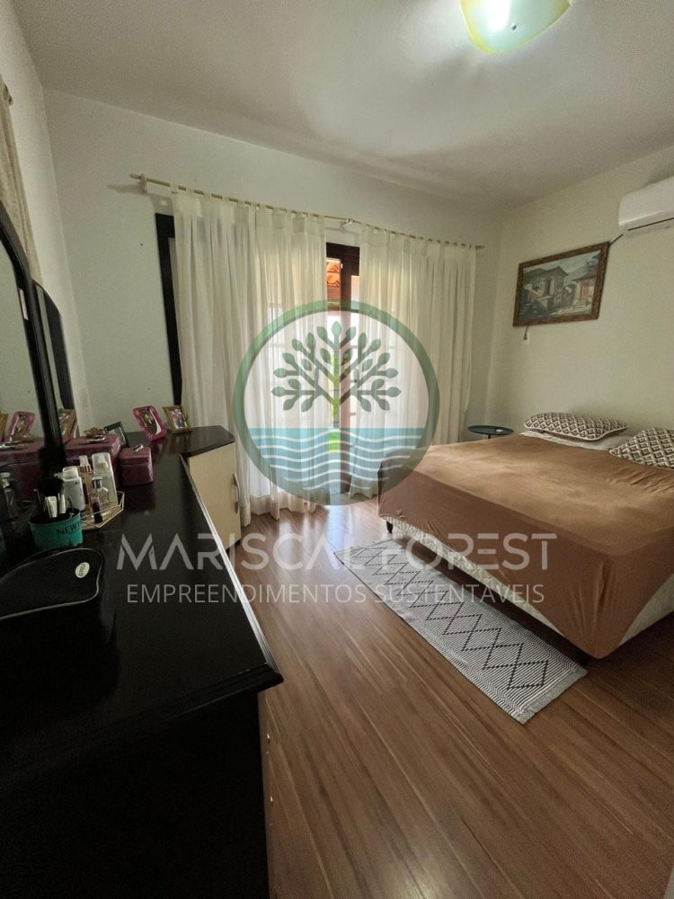 Casa � Venda em Brusque SC com 4 Quartos | 240m� |