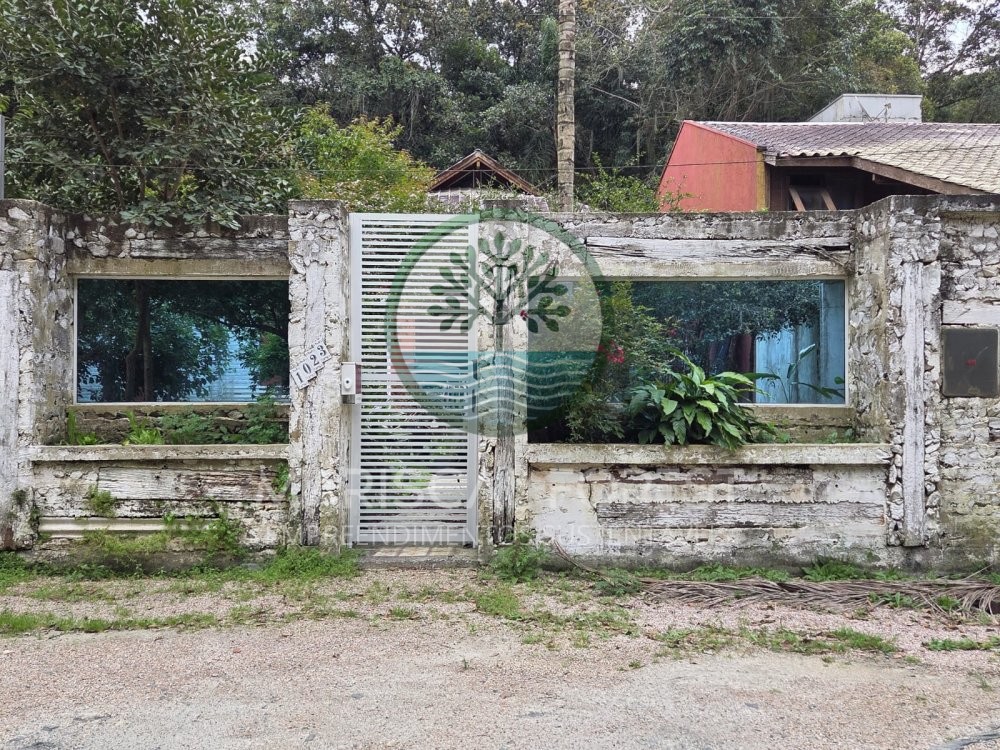 Casa � venda em Mariscal com fundos para a mata | 
