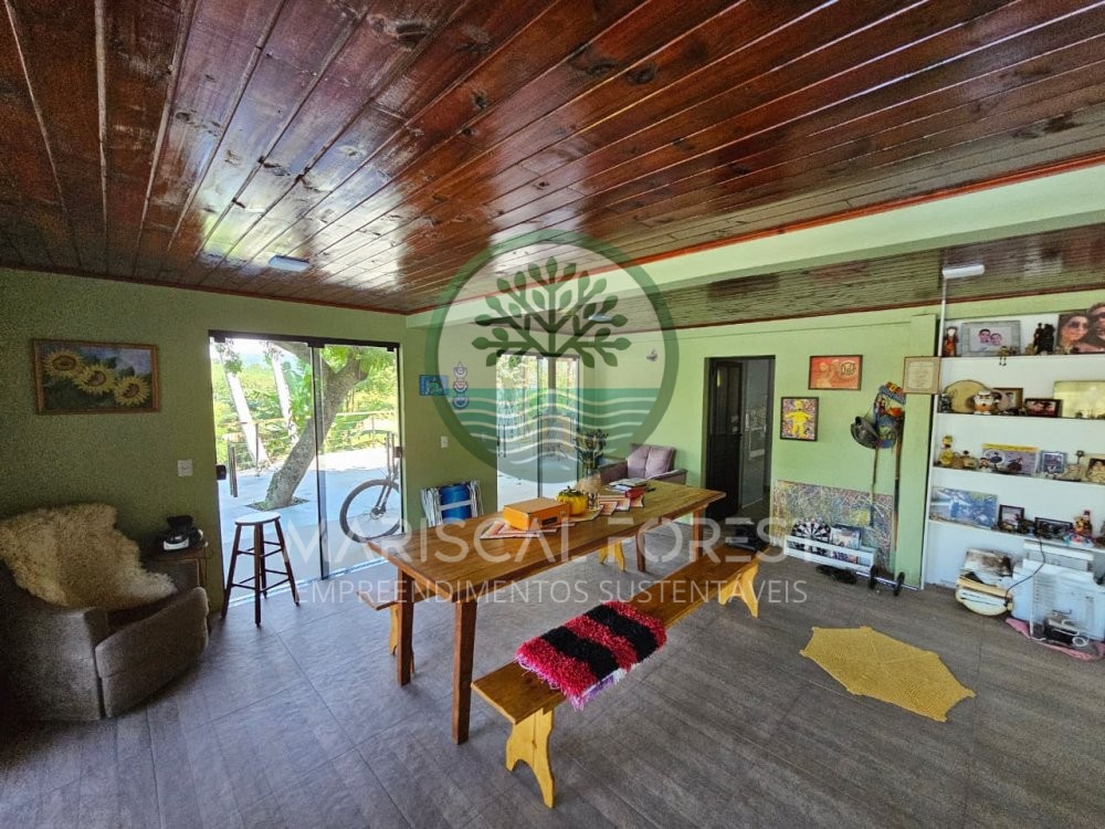 S�tio com Casa de 420 m� e Piscina � Venda em Paul