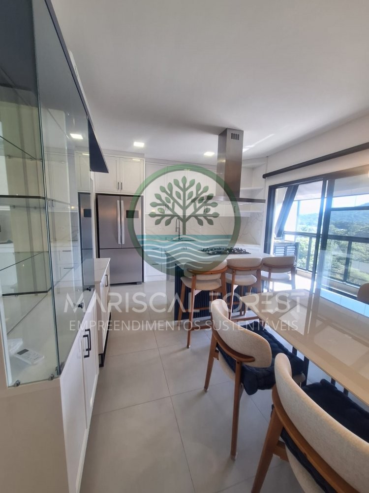 Cobertura Duplex com 3 Su�tes � Venda no Mariscal,
