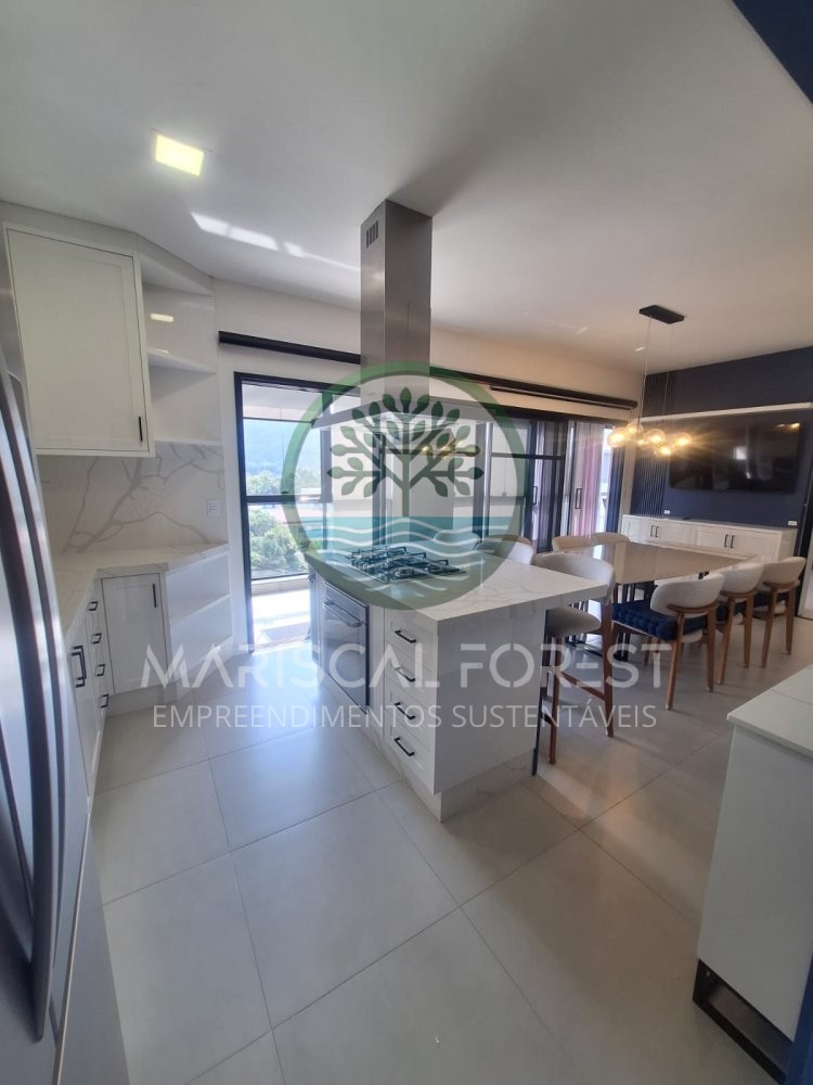Cobertura Duplex com 3 Su�tes � Venda no Mariscal,
