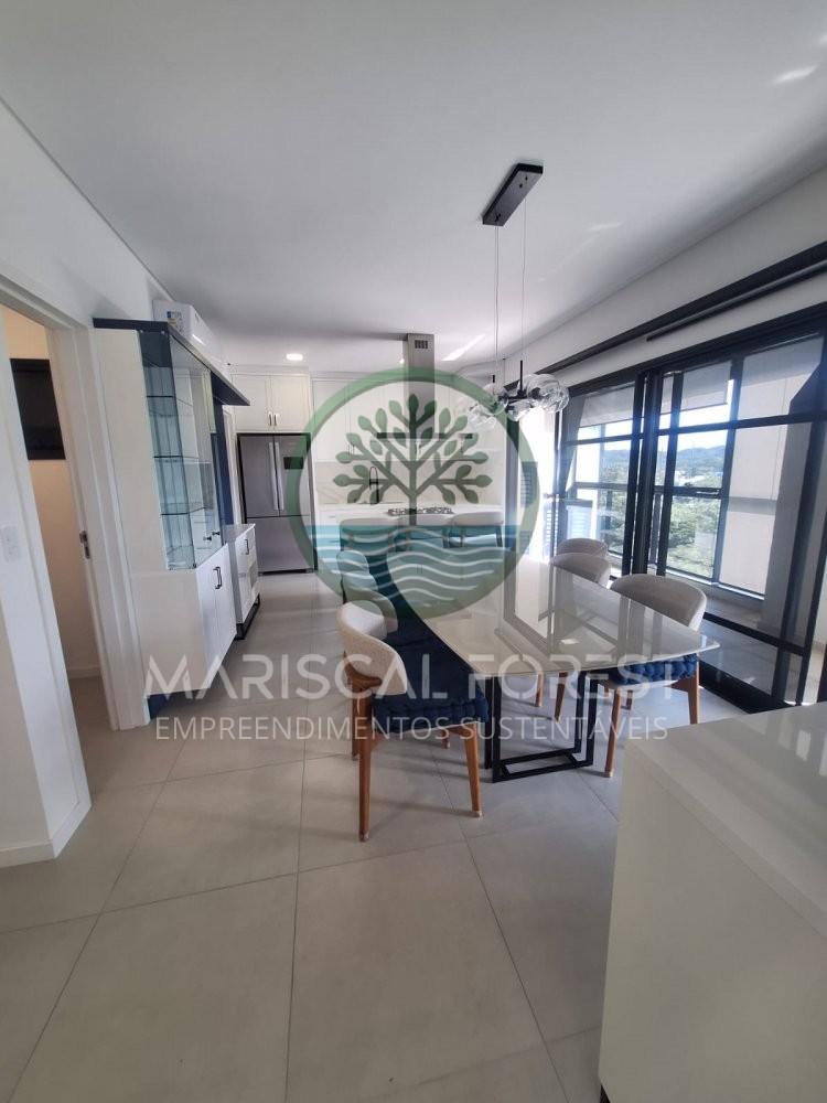 Cobertura Duplex com 3 Su�tes � Venda no Mariscal,
