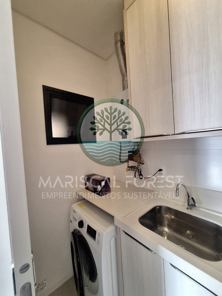 Cobertura Duplex com 3 Su�tes � Venda no Mariscal,