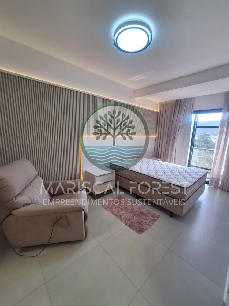 Cobertura Duplex com 3 Su�tes � Venda no Mariscal,