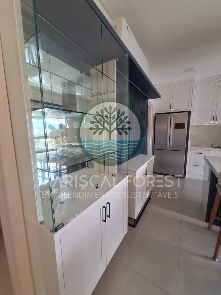 Cobertura Duplex com 3 Su�tes � Venda no Mariscal,