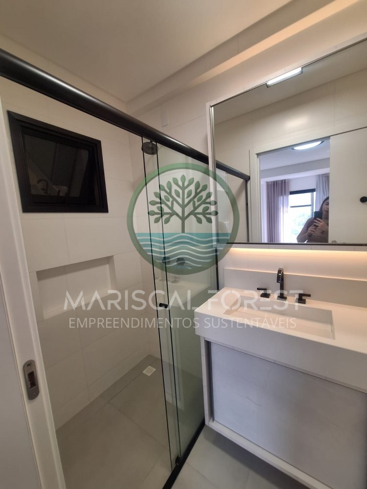 Cobertura Duplex com 3 Su�tes � Venda no Mariscal,