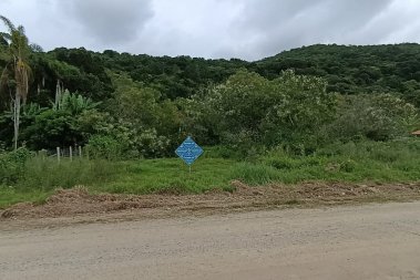 TERRENO FUNDOS PARA MATA ATL�NTICA NO MARISCAL