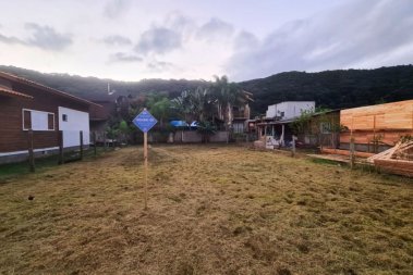 Terreno Pronto para Construir Perto da Praia 