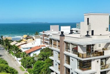 Cobertura Mobiliada com Vista para o Mar